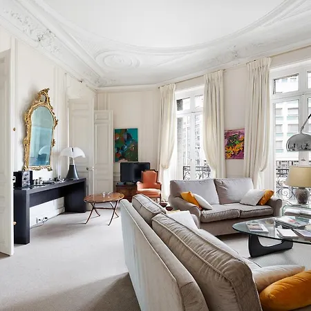 Haussmann 168 Apartment